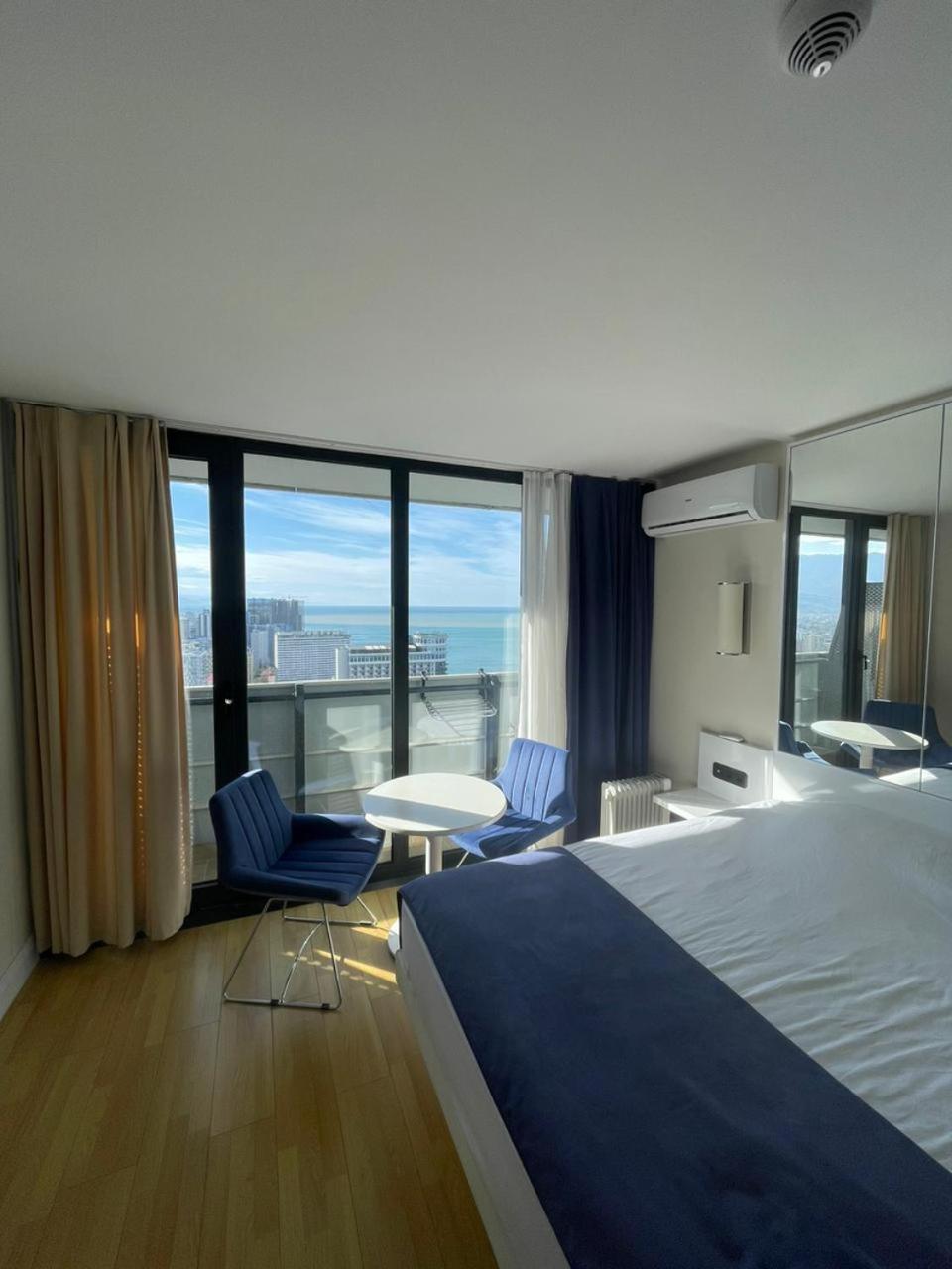 Orbi Сity Sunny Apartments High Floor Batumi Exterior foto